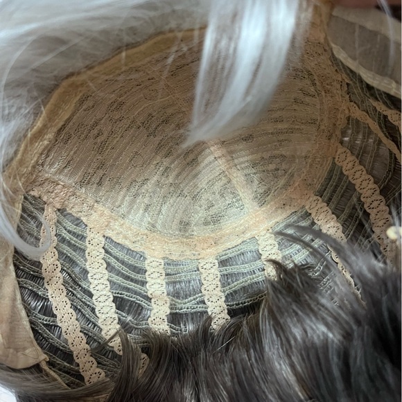 NWT TESES Stylish Silver Gray Women's Wig - Picture 7 of 9